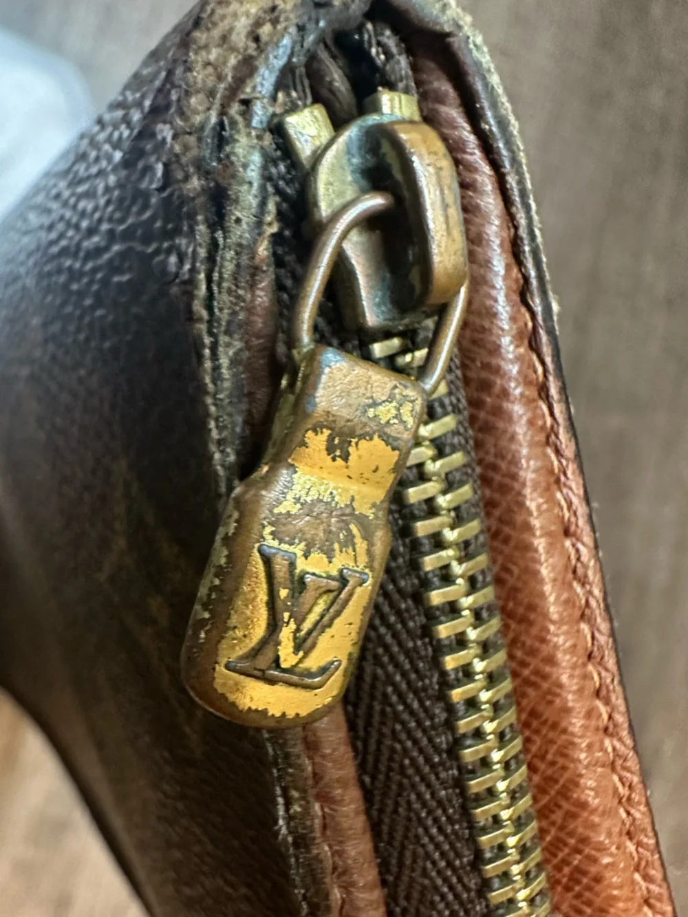 Louis Vuitton Monogram Canvas Zippy Wallet-AS IS